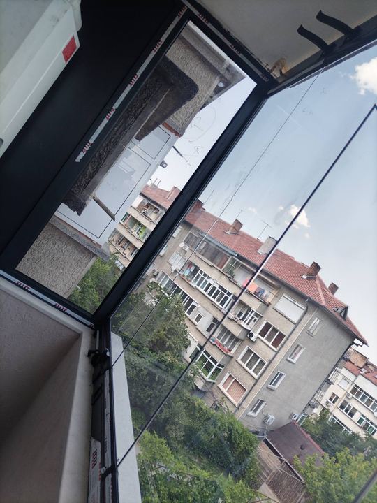 Безпрофилно остъкление – обект на Симба Пласт, Велико Търново