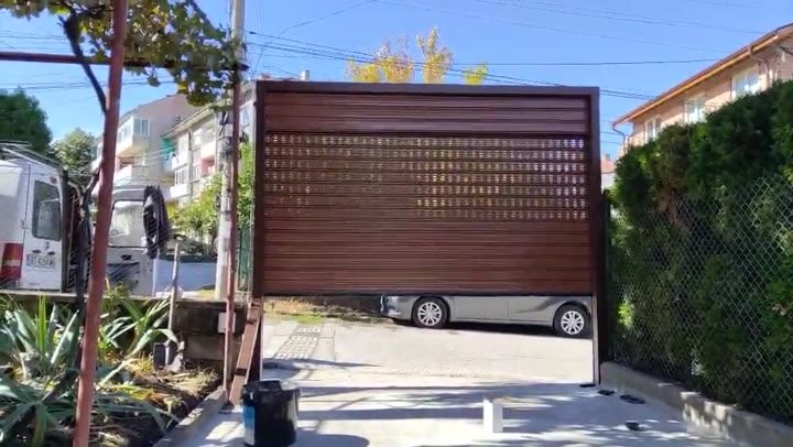 Ролетна гаражна врата – видео от обект на Симба Пласт